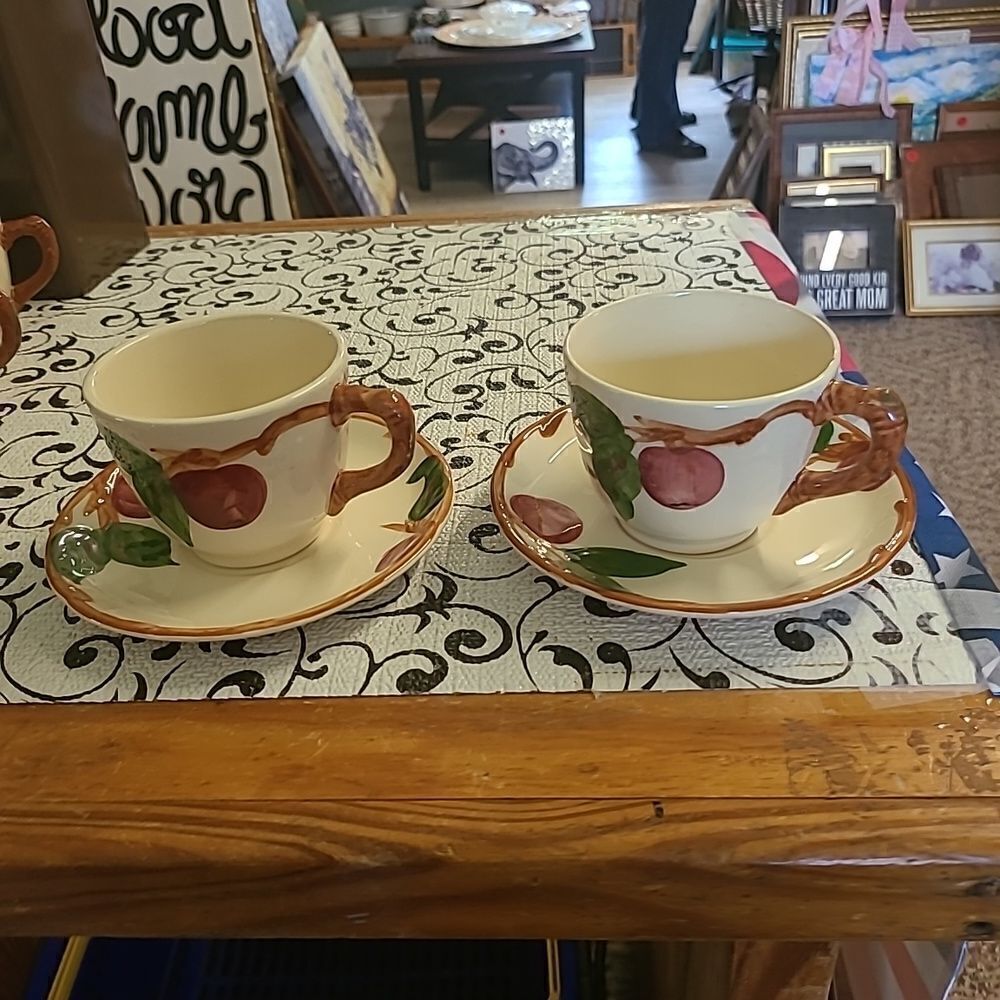 Fransican Dinnerware Apple Pattern